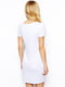 Облегающее платье‑футболка с декорированными рукавами белое | 6440618 | фото 2