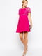 Короткое приталенное платье с кружевными вставками розовое | 6440667 | фото 4