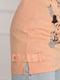 Майка персикового цвета с принтом | 6490434 | фото 4