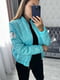 Стьобана курточка-бомбер блакитного кольору на блискавці | 6505509