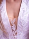 Белое свадебное платье с глубоким декольте и кружевом | 6506053 | фото 5