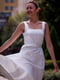 Коктейльна біла сукня з поясом | 6506224 | фото 4