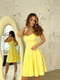 Платье А-силуэта желтое на широких бретелях | 6506321 | фото 5