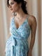 Платье шелковое голубое в цветочный принт | 6506438 | фото 6