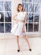 Платье белое с кружевном отделкой на поясе | 6506471 | фото 2