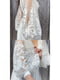 Платье белое с нарядным рукавом и юбкой “на запах” | 6506556 | фото 2