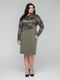 Елегантна сукня кольору оливи зі вставками в смужку | 6527858 | фото 2