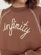 Укороченный утепленный коричневый свитшот с вышитой надписью Infinity | 6524491 | фото 6
