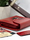 Подарунковий набір: шкіряний гаманець та брелок червоного кольору з логотипом бренду | 6528240 | фото 5