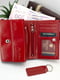 Подарунковий набір: шкіряний гаманець та брелок червоного кольору з логотипом бренду | 6528241 | фото 3
