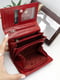 Подарунковий набір: шкіряний гаманець та брелок червоного кольору з логотипом бренду | 6528241 | фото 6