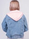 Куртка джинсовая синяя с розовым капюшоном | 6529174 | фото 2