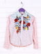 Сорочка біло-рожевого кольору з квітковим принтом | 6535391