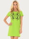 Платье-футболка салатового цвета с рисунком | 6548100