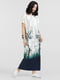 Платье молочного цвета с синим принтом сзади фигурный вырез с поперечной планкой | 6548214 | фото 2