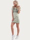 Платье-футболка цвета хаки с рисунком | 6548521 | фото 3