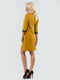 Сукня-футляр гірчичного кольору з вирізом-човник | 6548618 | фото 2