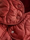 Стеганое терракотовое пальто с боковыми шлицами на кнопках | 6527979 | фото 3