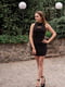 Облягаюча чорна сукня-міні з вирізом на ліфі | 6568787