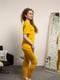 Жовтий прогулянковий костюм: футболка та джогери | 6568820 | фото 3
