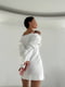 Біла міні-сукня А-силуету на запах з відкритими плечима | 6570239 | фото 3