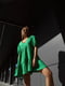 Зелена міні-сукня з натуральної тканини з коротким рукавом на резинці | 6570248 | фото 4