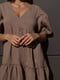 Бежевое мини-платье из натуральной ткани с коротким рукавом на резинке | 6570249 | фото 5