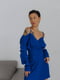 Синее мини-платье А-силуэта на запах с открытыми плечами | 6570254 | фото 6
