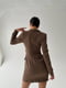 Платье-жакет цвета мокко с оригинальным вырезом и накладными карманами | 6570298 | фото 3