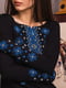 Вишиванка-лонгслів Карпати чорний з синьою вишивкою | 6569961 | фото 3