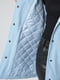 Куртка блакитного кольору з капюшоном та поясом-зав'язкою | 6576938 | фото 4