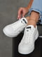 Кросівки білого кольору з принтом | 6577323 | фото 2