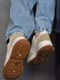Кросівки бежевого кольору на шнурівці | 6577372 | фото 3