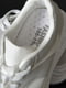 Кросівки біло-сірого кольору на шнурівці | 6577373 | фото 4