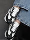Кросівки чорно-білого кольору на шнурівці | 6577376 | фото 2