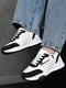 Кросівки чорно-білого кольору на шнурівці | 6577378 | фото 2