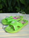 Салатовые шлепанцы, украшенные бабочкой | 6577869 | фото 2