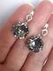Сережки з діамантами Swarovski кольору Black Diamond | 6583231 | фото 3