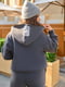 Прогулянковий графітовий костюм на флісі: худі та джогери | 6584191 | фото 3