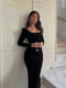 Оксамитова чорна сукня з вирізом-каре | 6615385 | фото 2