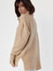 Светло-коричневый свитер oversize с разрезами по бокам | 6615917 | фото 3