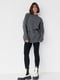 Удлиненный меланжевый свитер серого цвета с карманом | 6615920 | фото 3