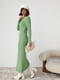 Вязаное салатовое платье-свитер oversize в широкий рубчик | 6616613 | фото 2