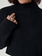 Короткий вязаный черный свитер в рубчик с рукавами-регланами | 6616625 | фото 3