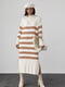 Вязаное платье-свитер молочного цвета в полоску фасона oversize | 6616636