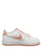 Кросівки біло-персикового кольору Air Force 1 Lv8 (Gs) | 6616935 | фото 4