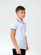 Белая футболка-поло с принтом в виде тонких полосок на рукавах и воротнике | 6617994 | фото 3