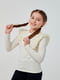 Блуза молочного цвета, украшенная кружевом и атласным бантиком | 6618849 | фото 2