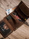 Вертикальное кожаное портмоне коричневое в подарочной упаковке | 6625850 | фото 5