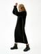 Вязаное черное платье с декоративными полосками | 6627848 | фото 3